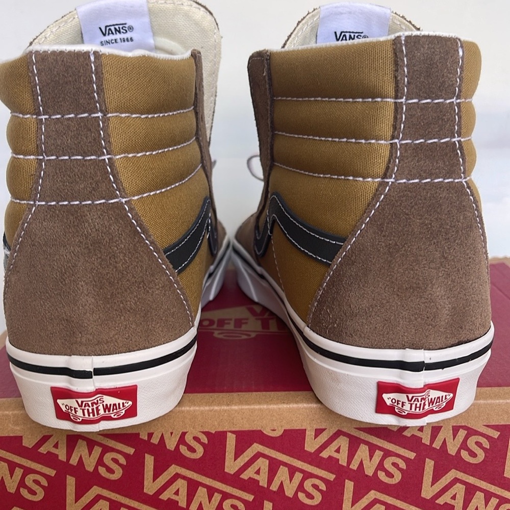 Vans Men’s Sk8-Hi Canvas/Suede Pop Brown/Mu
VN000CMXBF0
Sneakers - Picture 5 of 16